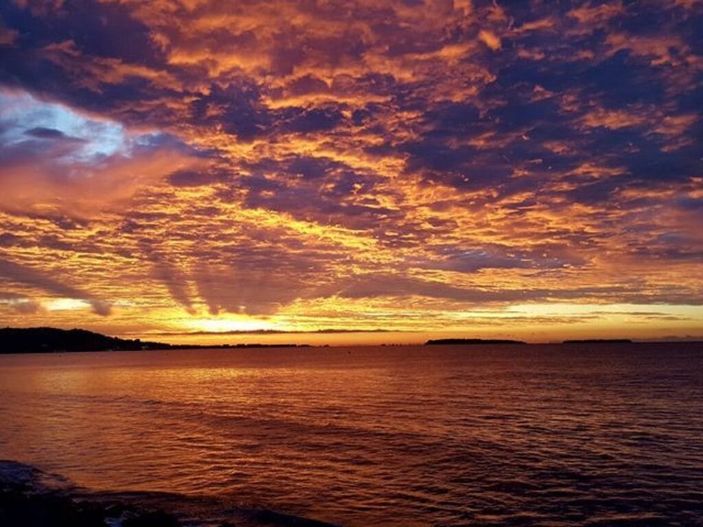 Coucher de soleil en bateau privé au large de Cannes