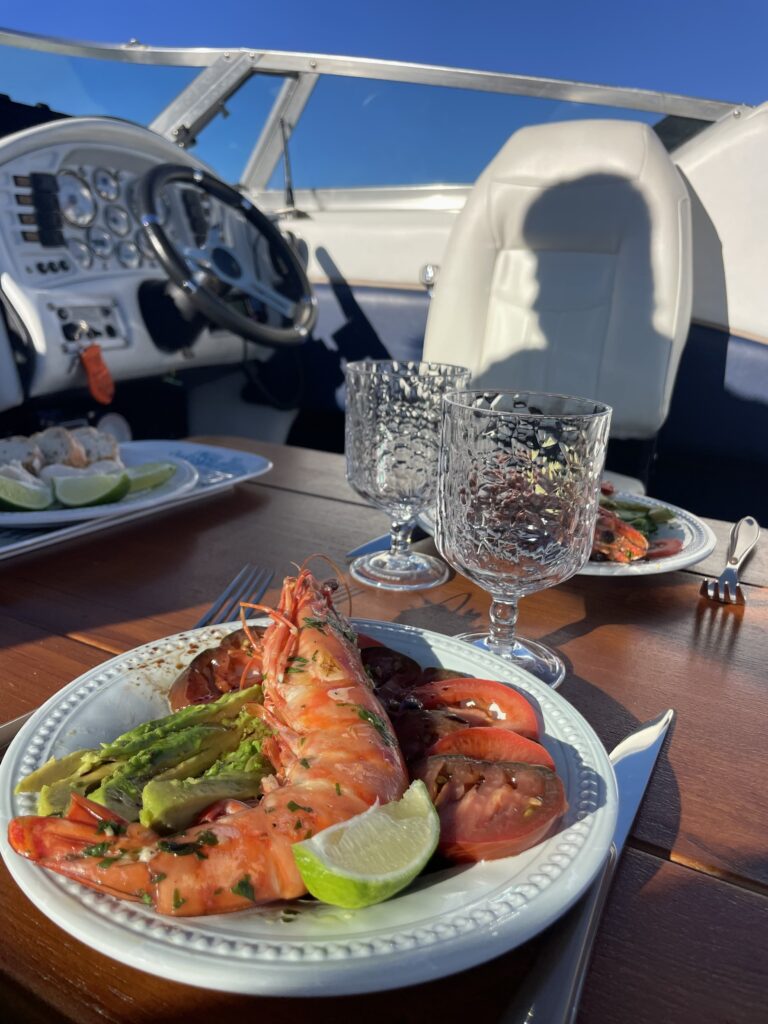 Repas sur le bateau