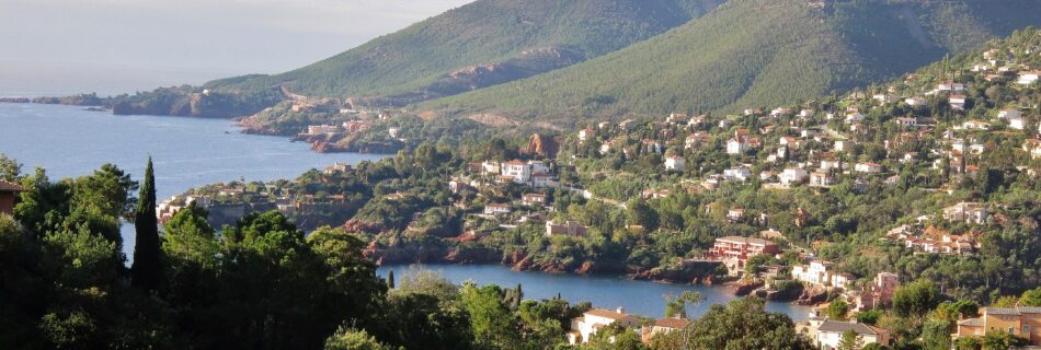 Littoral de Théoule-sur-Mer et massif de l’Estérel